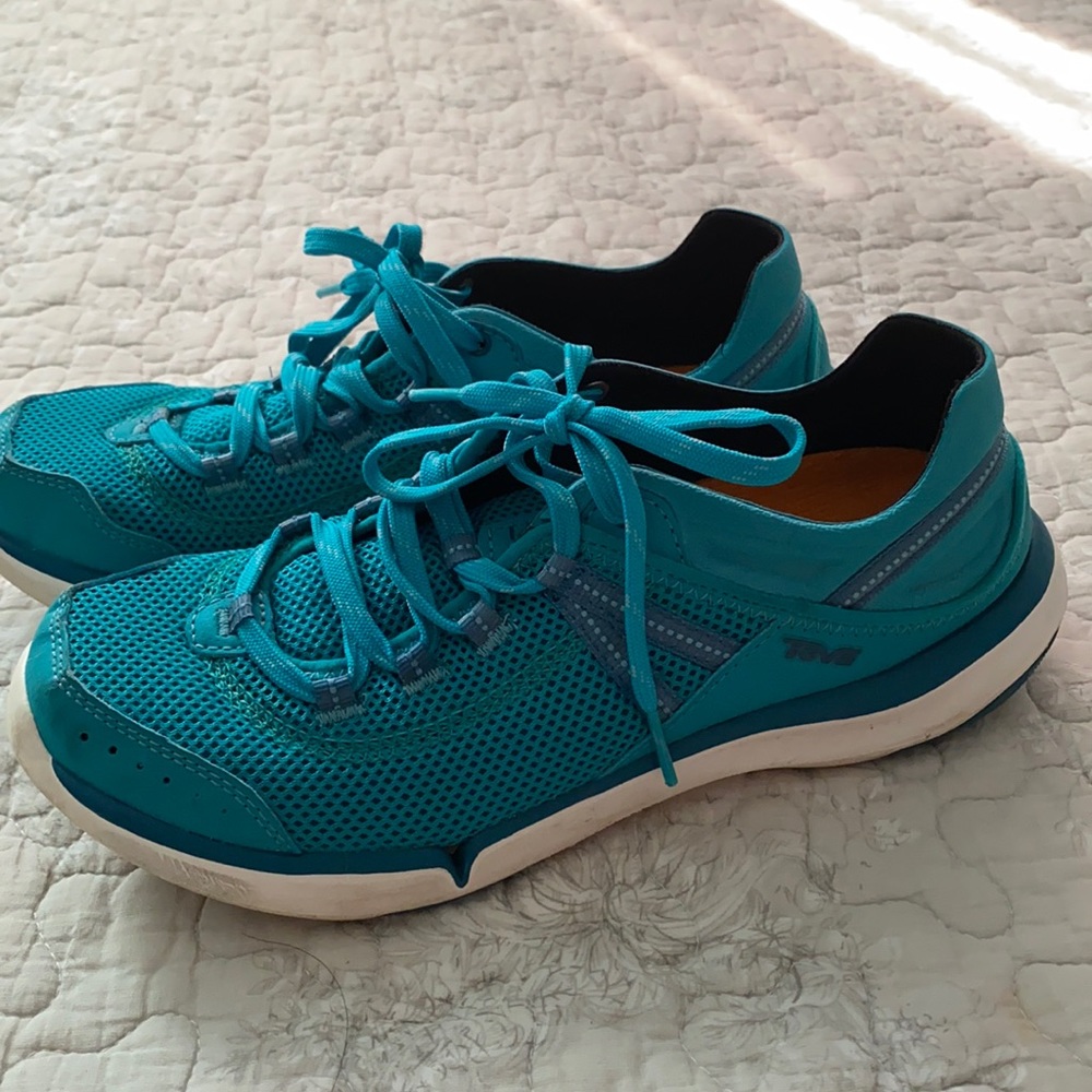 Teva Evo Light Athletic Sneakers Turquoise sz8